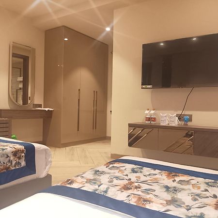 Hotel Cullinan By Qotel Janakpuri Delhi  Luaran gambar
