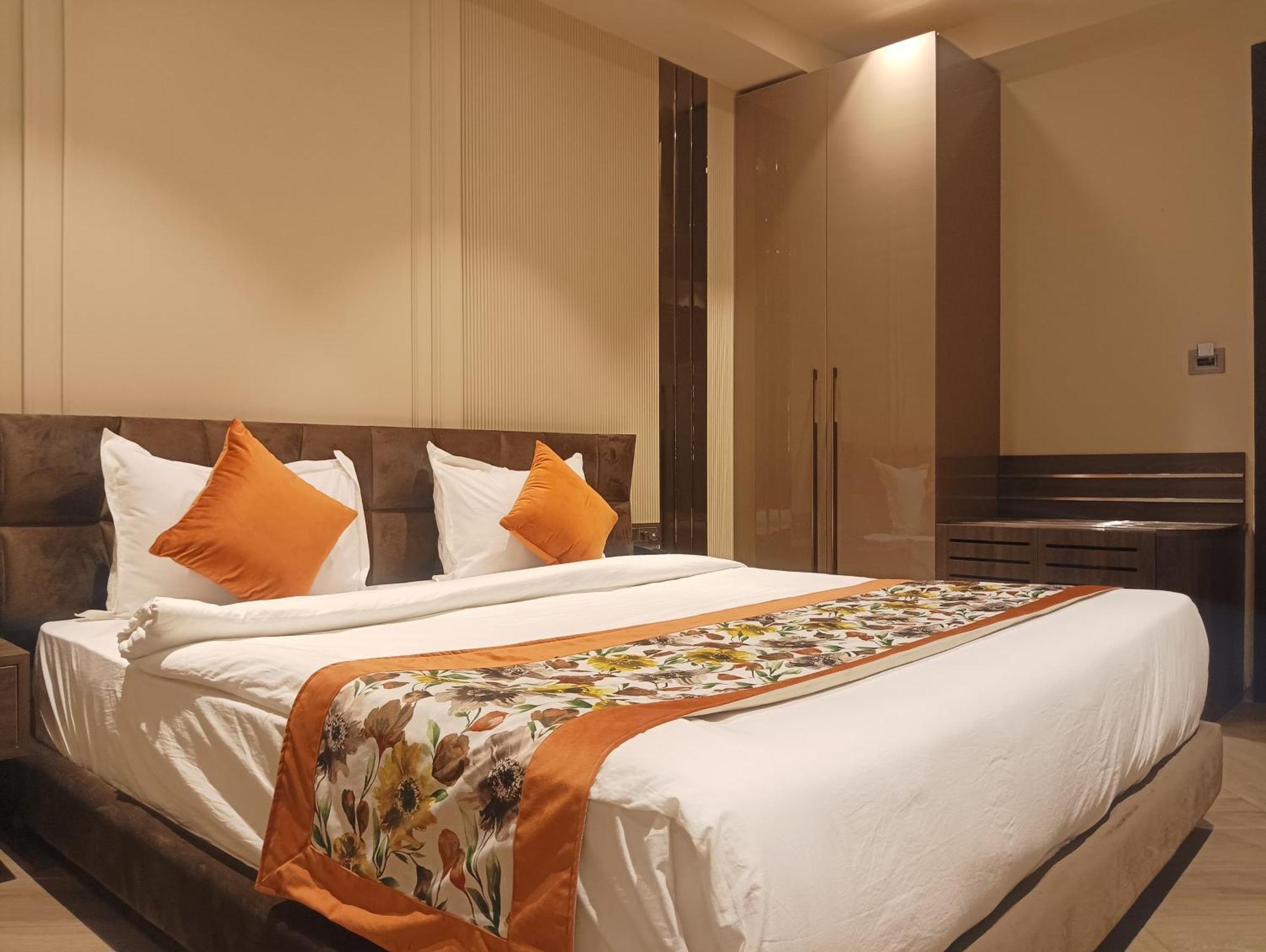 Hotel Cullinan By Qotel Janakpuri Delhi  Luaran gambar