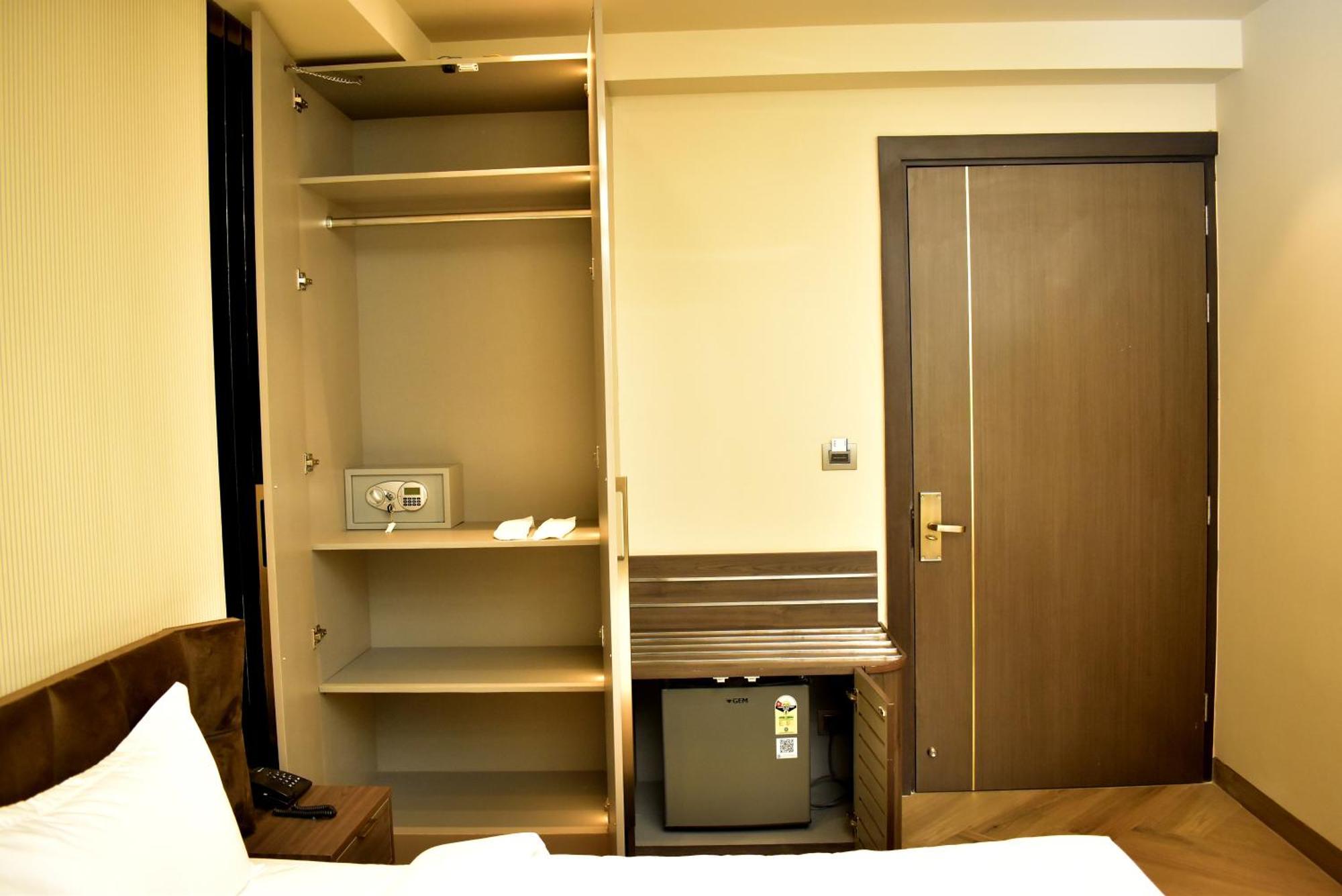 Hotel Cullinan By Qotel Janakpuri Delhi  Luaran gambar