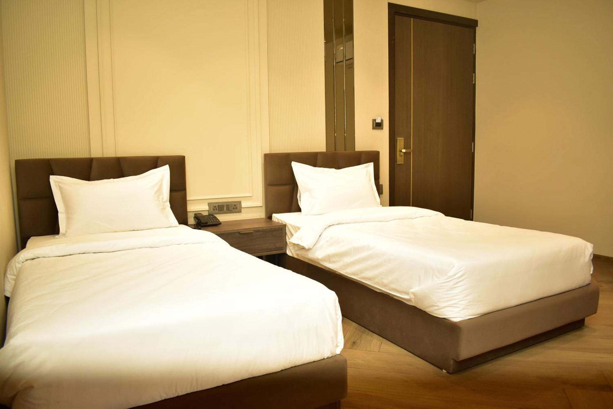 Hotel Cullinan By Qotel Janakpuri Delhi  Luaran gambar