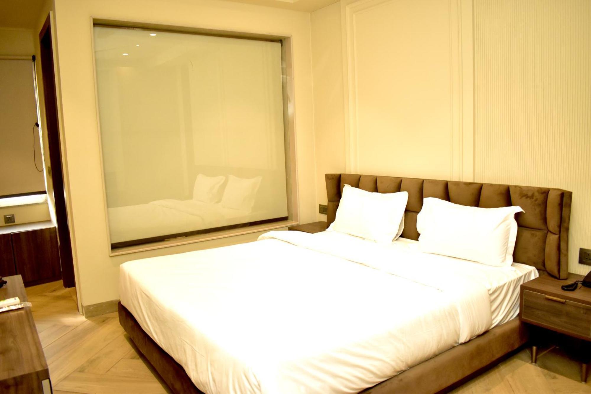 Hotel Cullinan By Qotel Janakpuri Delhi  Luaran gambar