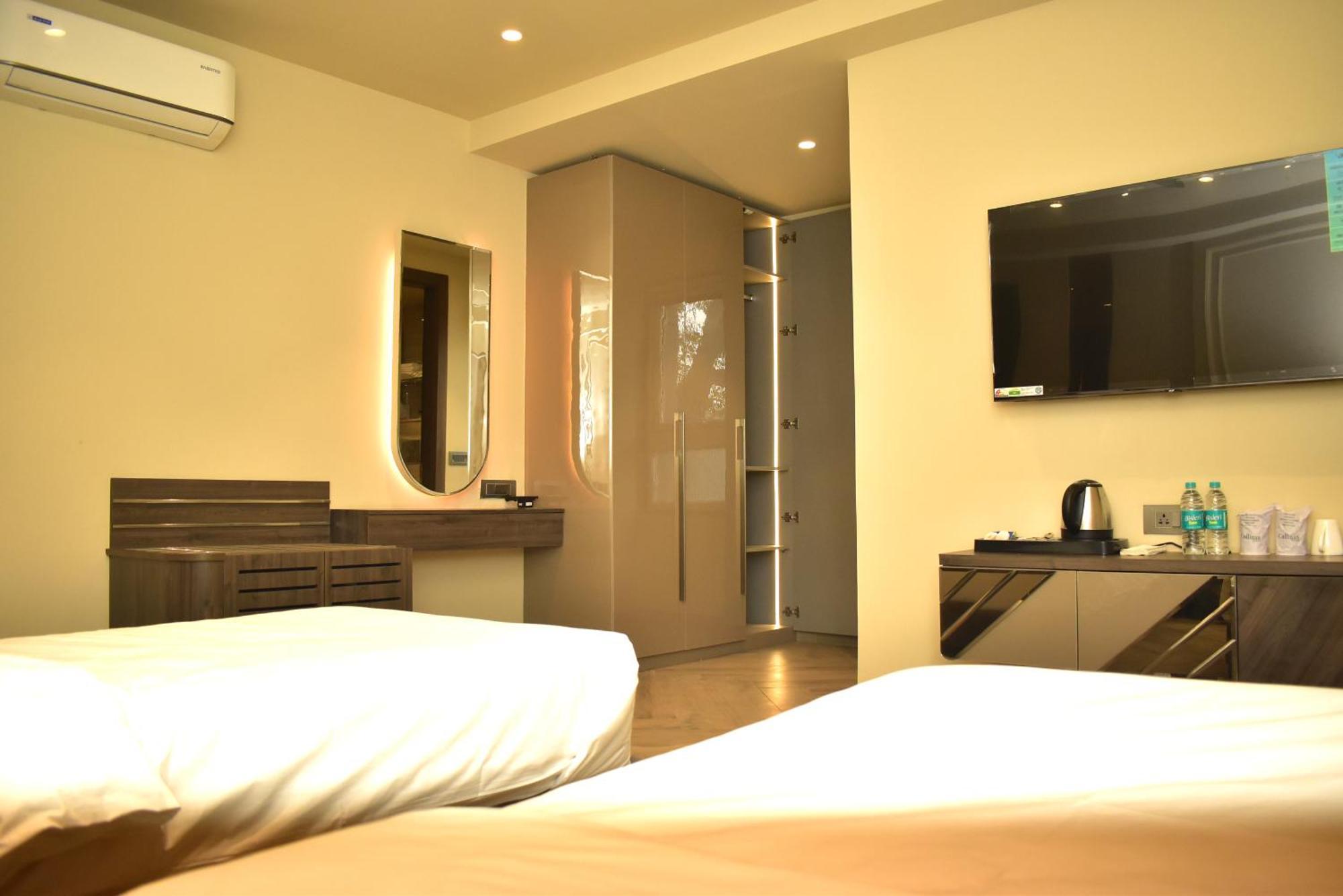 Hotel Cullinan By Qotel Janakpuri Delhi  Luaran gambar