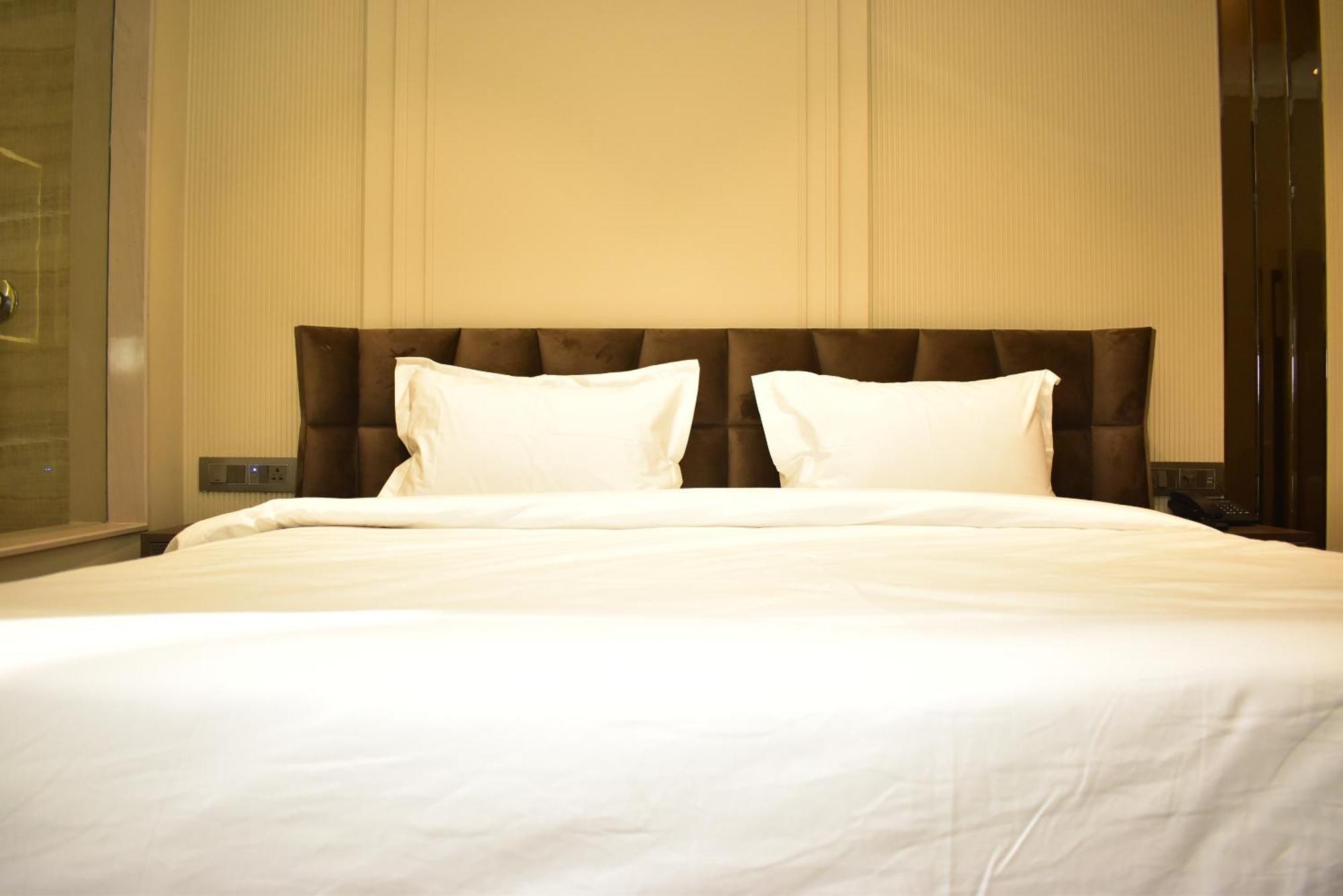Hotel Cullinan By Qotel Janakpuri Delhi  Luaran gambar